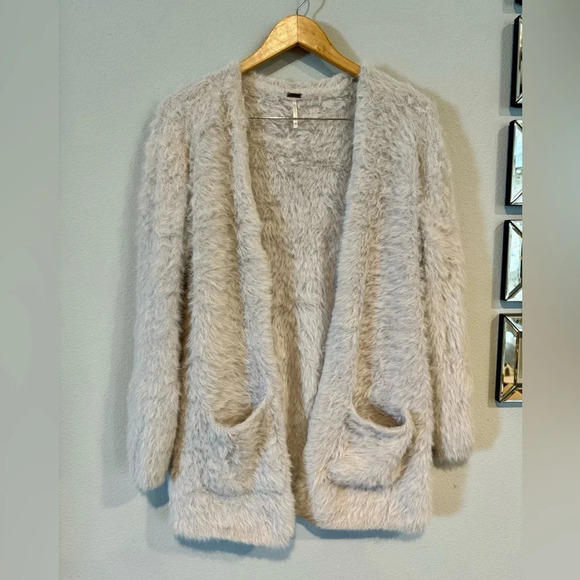 Free People Light Grey Fuzzy Faux Fur Open Cardigan W/Pockets Oversized XSmall‎ - Picture 1 of 3